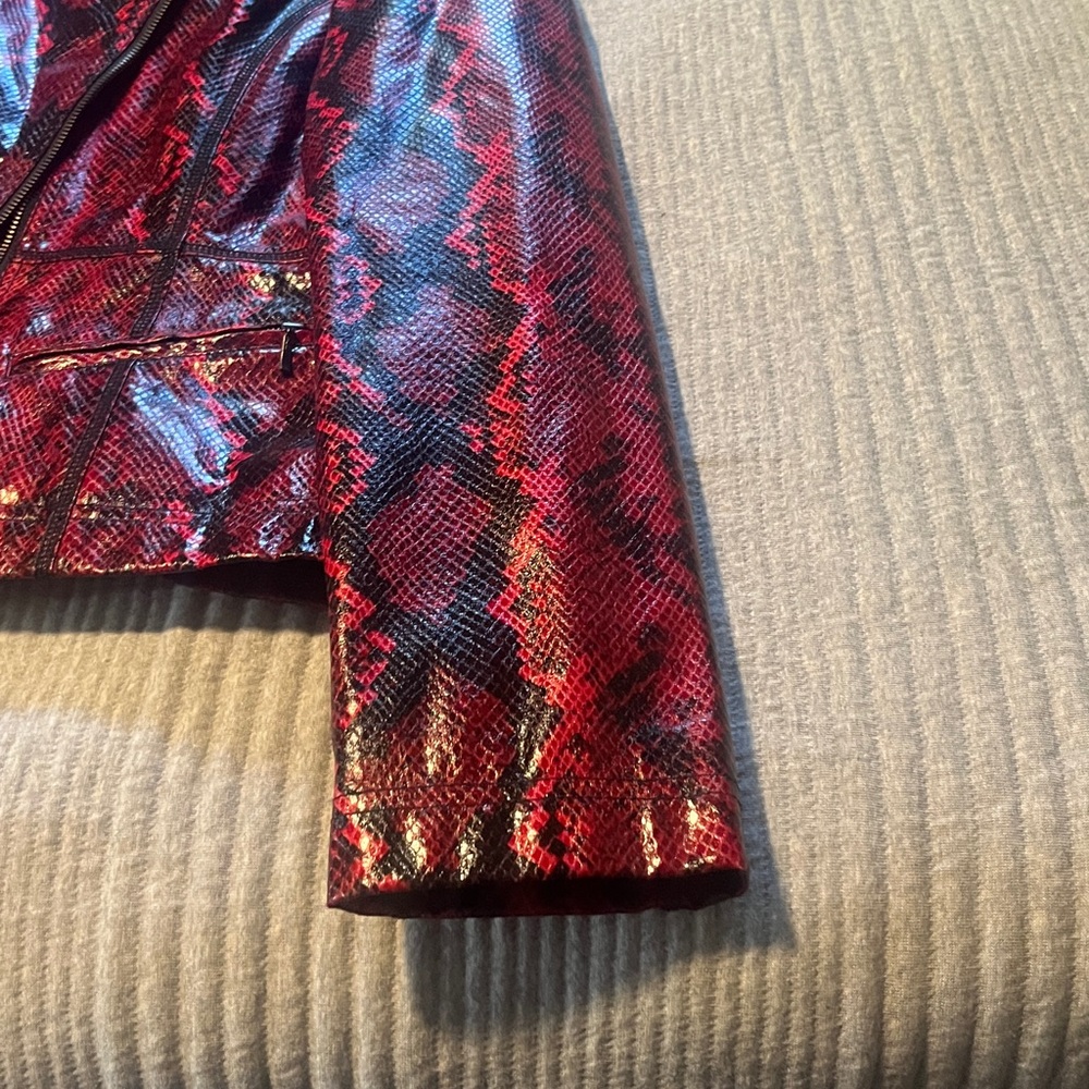 Women's  faux Red Snake Print Jacket - Picture 3 of 4